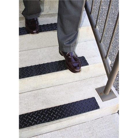 Keeper Safety Step Thread Strip 4 in. x 17 in. 4 in. 17 in.