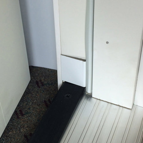 M-D 51502 Seal Door Corner, 1-1/4 in W, 1/8 in Thick, 1-3/4 in L, Foam/Nylon, White