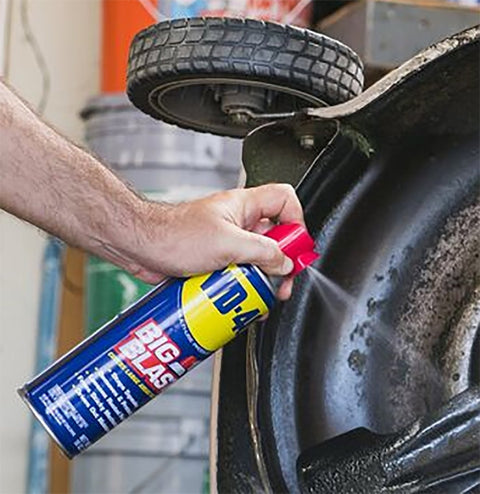 WD-40 Big Blast 490095 Multi-Use Lubricant with Wide Spray Nozzle for Tools, Hinges, Gears, 18 oz, Can, Liquid