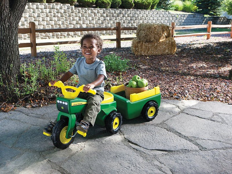 John Deere Toys 46088 Ride-On Trike with Cart, 18 months and Up, Plastic, Internal Light and Music