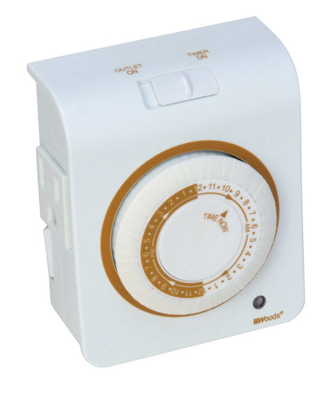 Coleman Cable Indoor Mechanical Timer With Nightlight White