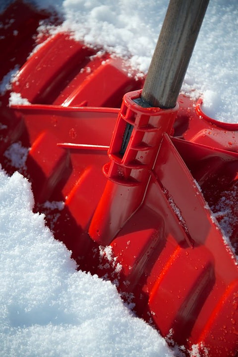 Garant NPP26KDU Snow Pusher, 26 in W Blade, Polyethylene Blade, Wood Handle, D-Shaped Handle, 46-1/4 in L Handle