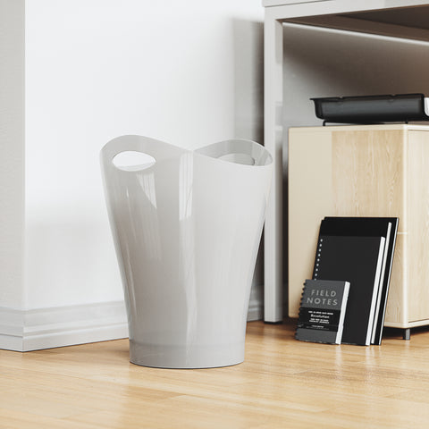 Umbra Garbino 2.25 gal White Plastic Contemporary Wastebasket