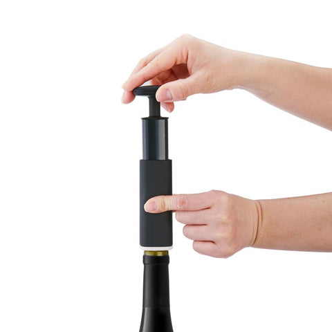 Houdini Black Silicone Vacuum Pump and Stopper Set