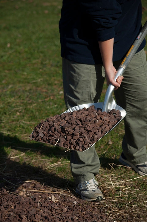 True Temper 2681200 Scoop Shovel, 4.77 in W Blade, Aluminum Blade, Hardwood Handle, D-Grip Handle, 46.13 in OAL