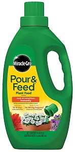 Miracle-Gro Pour & Feed 1006002 Plant Food, 32 oz Bottle, Liquid, 0.02-0.02-0.02 N-P-K Ratio