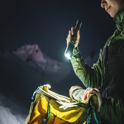 Coast 31208 Focusing Flashlight, 5000 mAh, AAA Battery, Alkaline, ZX955 ZITHION-X Battery, Flood, Spot Beam