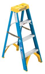 Werner  4 ft. Fiberglass  Step Ladder  250 lb. Type I 